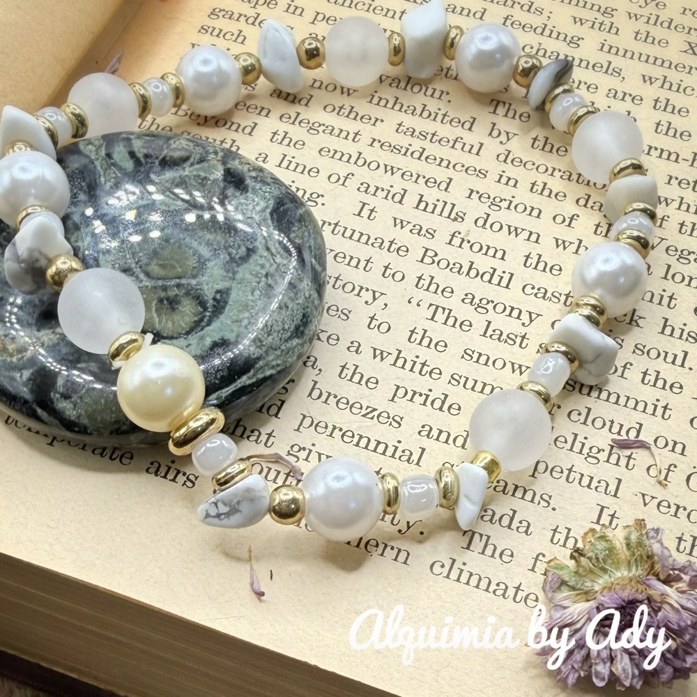 White howlite Marble stone and Pearl Bracelet